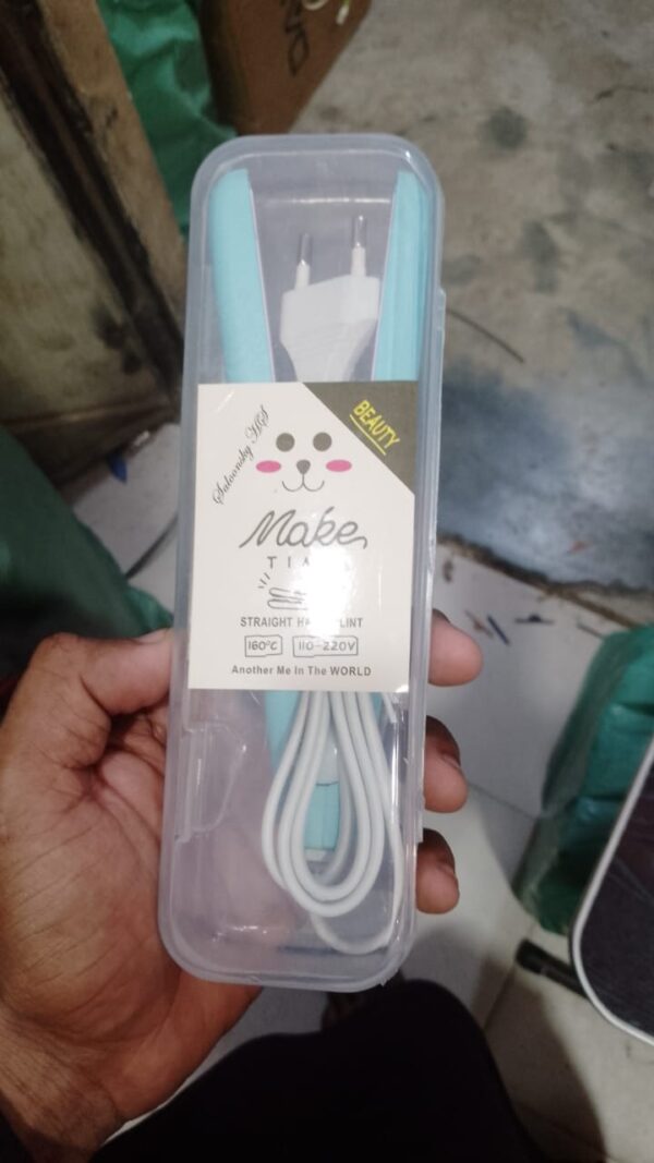 Mini Portable Hair Straightner (random color)